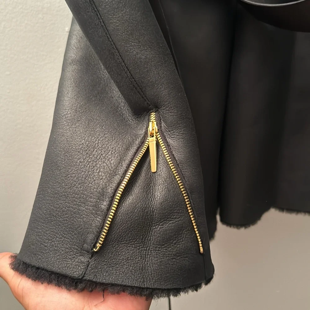 SALE‼️Gucci Leather Coat - Picture 8 of 17